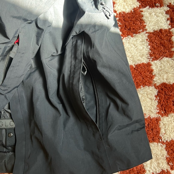 686 Men’s GoreTex Snow Jacket - Picture 5 of 9